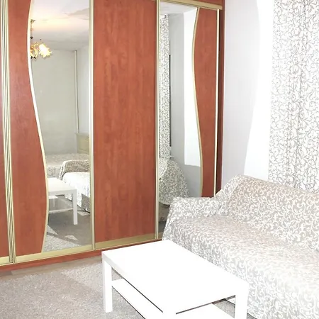 Appartamento Apartment On Nezavisimosti 52